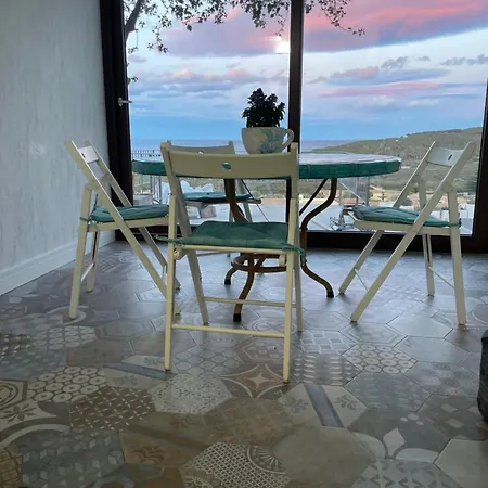 Nyaraló Sea View House San Teodoro